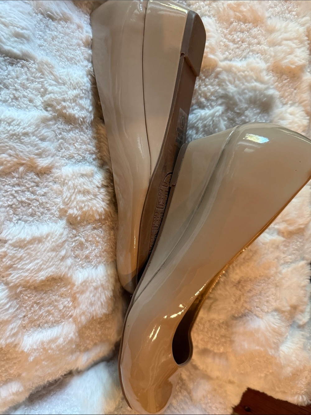 Sz 8 Wedge Heel Nude Patent Round-Toe - Picture 4 of 5